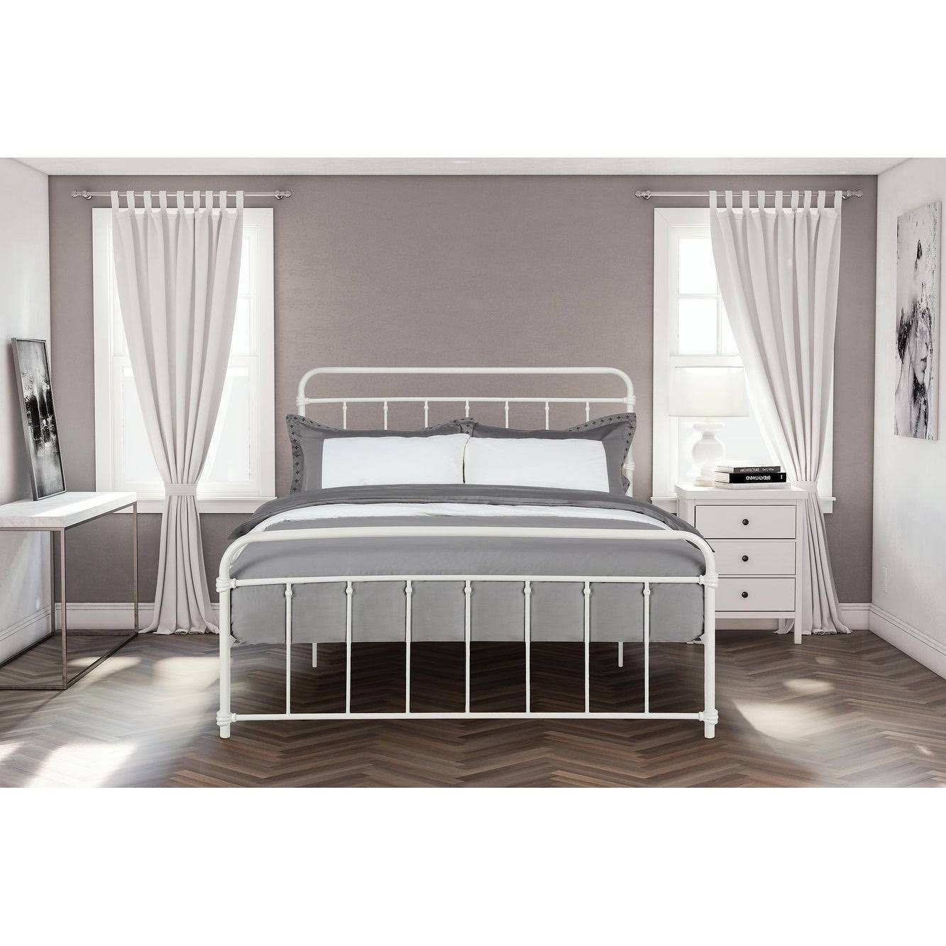 White Queen Metal Bed V4312