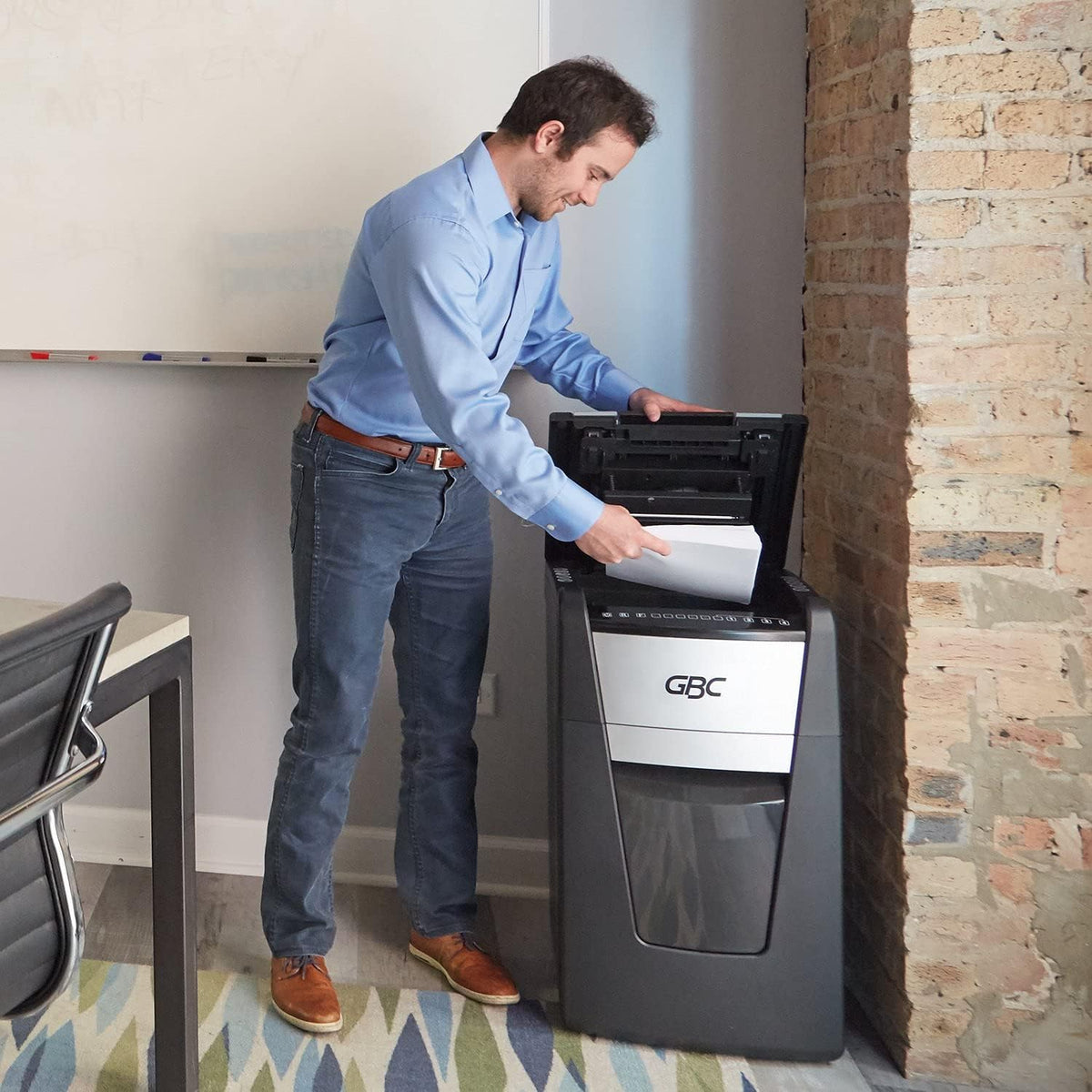 Auto Feed+ 230 Sheet Capacity Micro-Cut Paper Shredder O35245