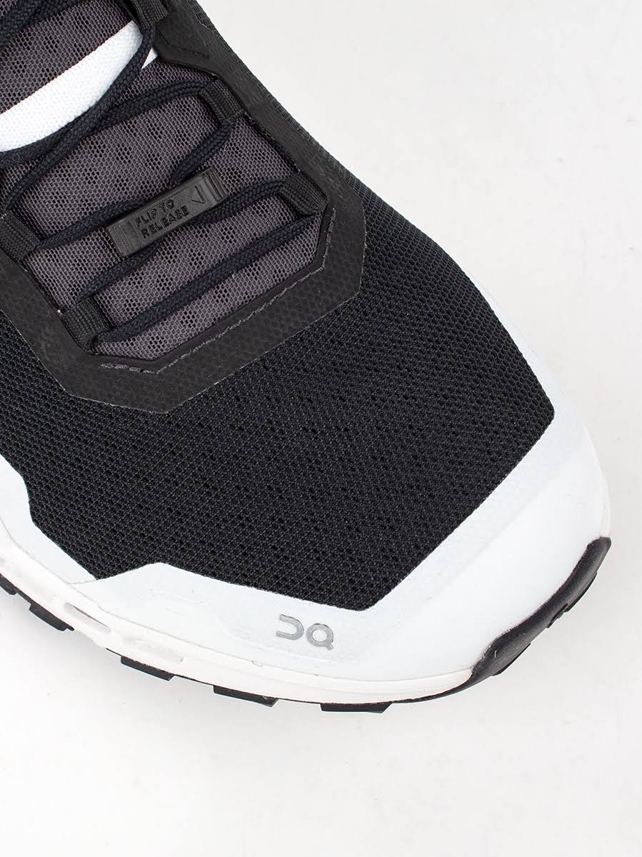 Black/White Running Shoes M440