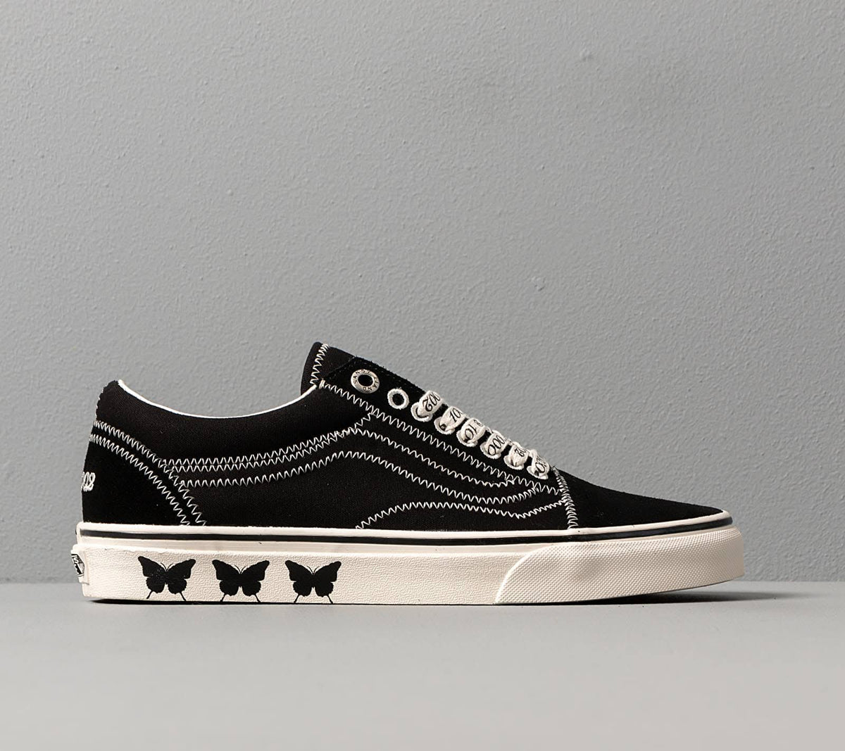 True White Old Skool Shoes W419382