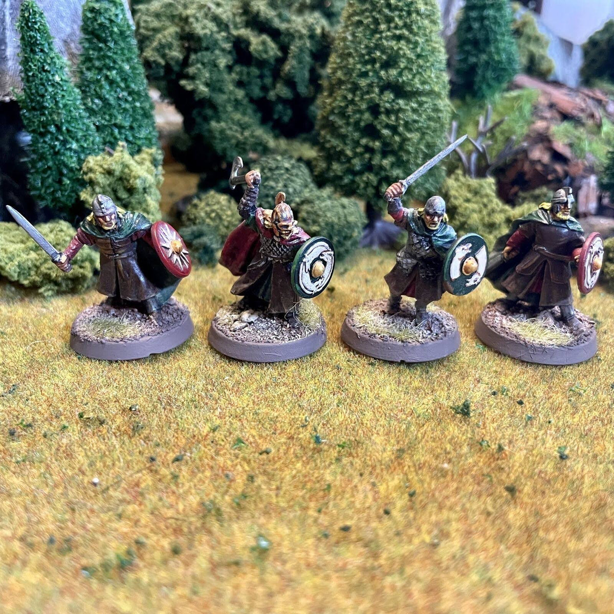 12x Hand-Painted Plastic Militia Fighter Miniature R74911